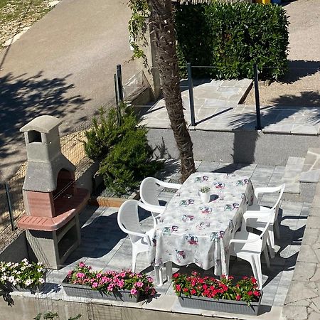 Apartmani Foresta Kras エクステリア 写真