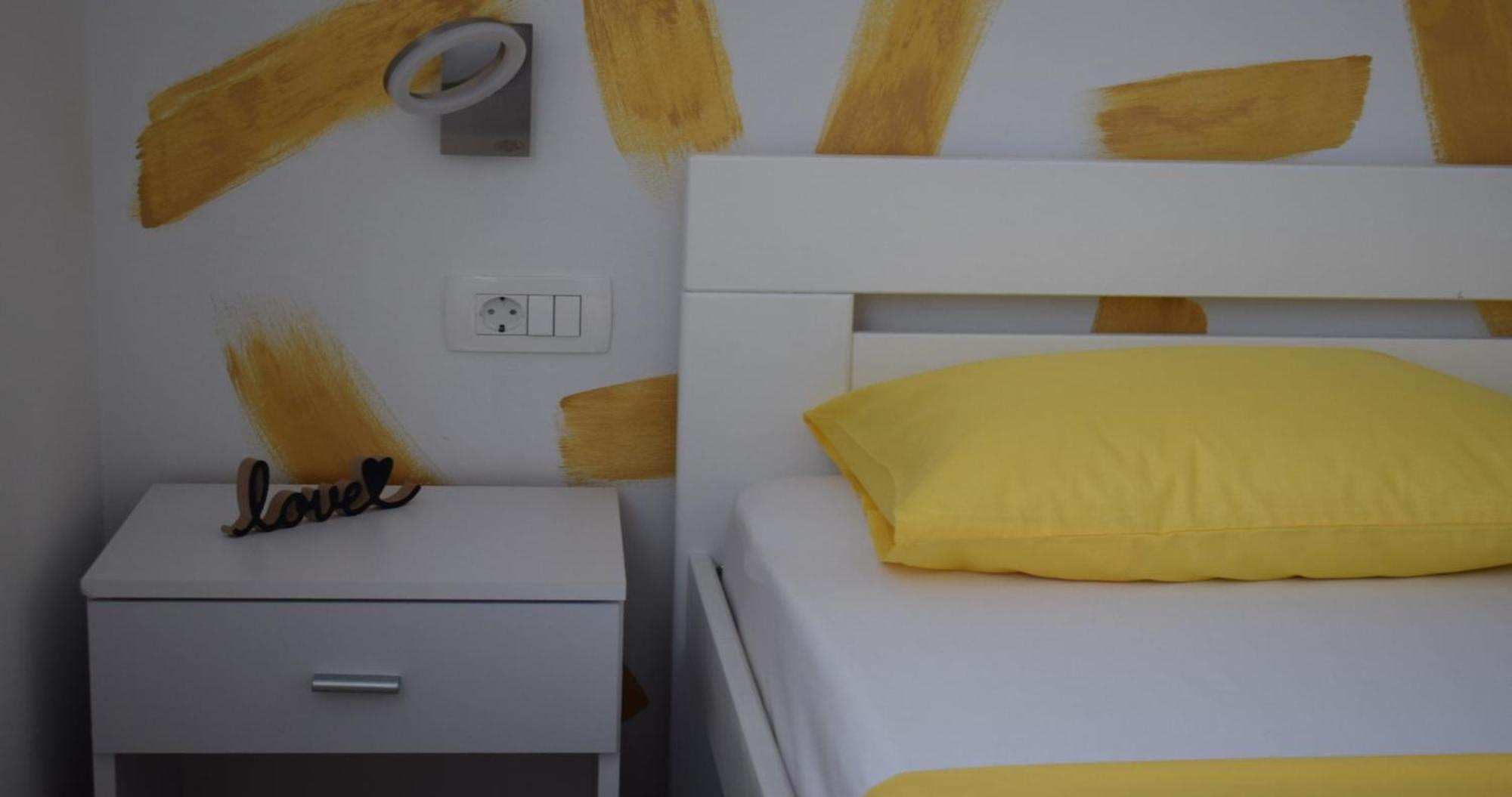 Apartmani Foresta Kras エクステリア 写真