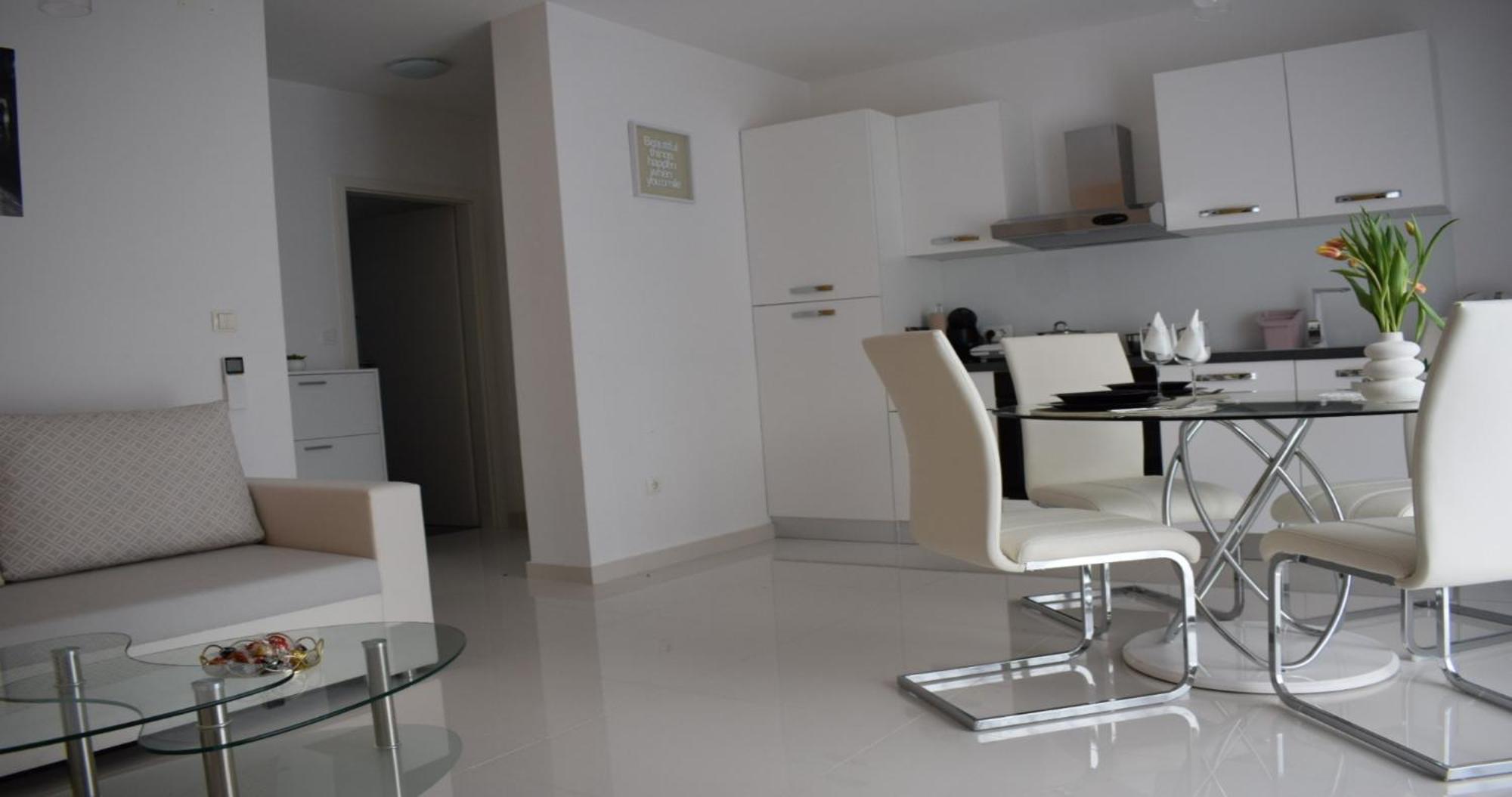 Apartmani Foresta Kras エクステリア 写真