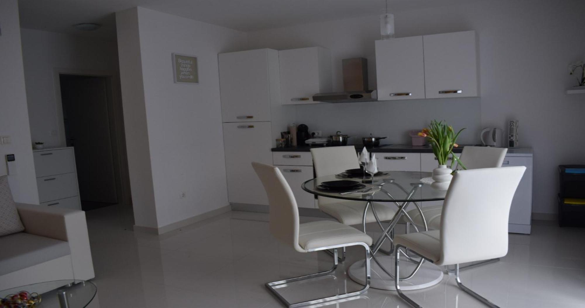 Apartmani Foresta Kras エクステリア 写真