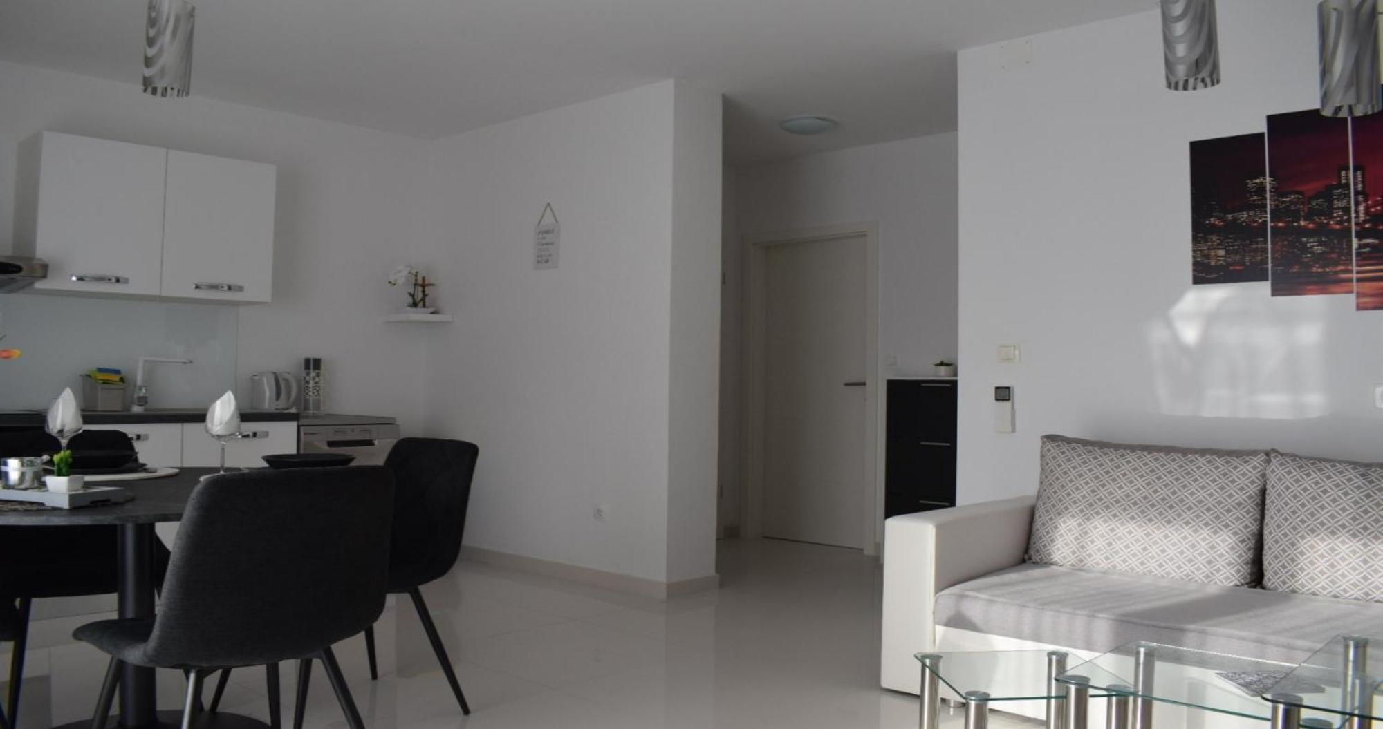 Apartmani Foresta Kras エクステリア 写真