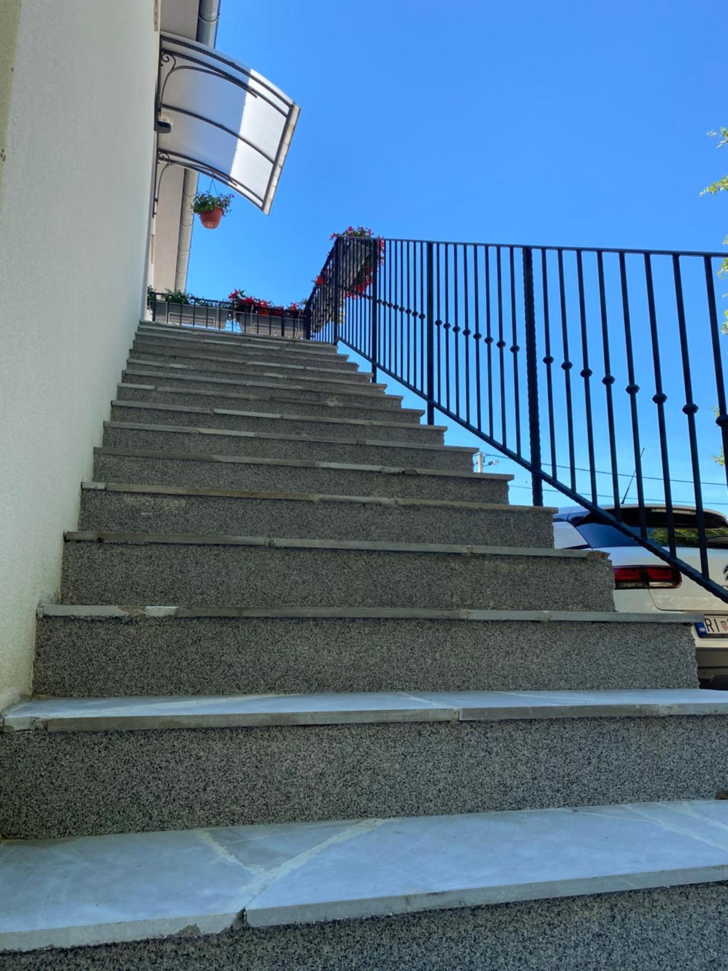 Apartmani Foresta Kras エクステリア 写真